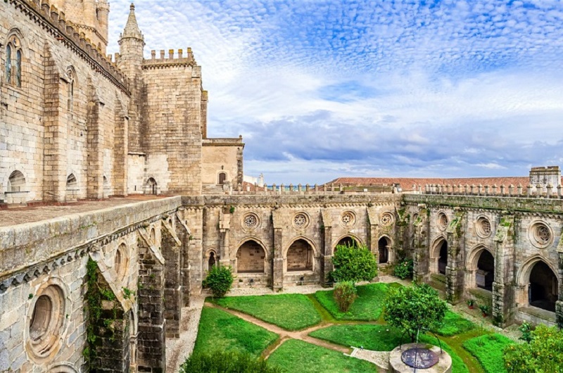 TOUR ÉVORA